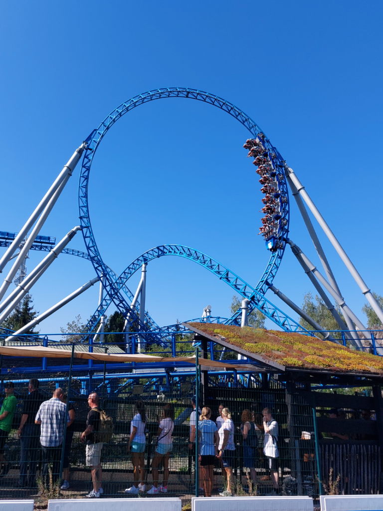 Blue Fire Europa Park parc attractions Allemagne montagne russe roller coaster
